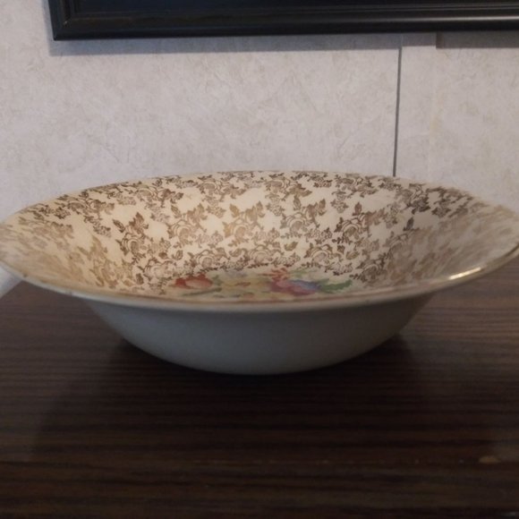 9 3/8" Serving Bowl "Old English Sampler" H&K Tuns - Picture 2 of 3